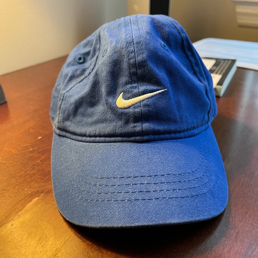 Nike 12m-2t cap!